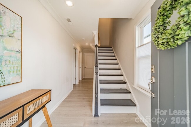 Building Photo - 4040 Hidden Oaks Dr