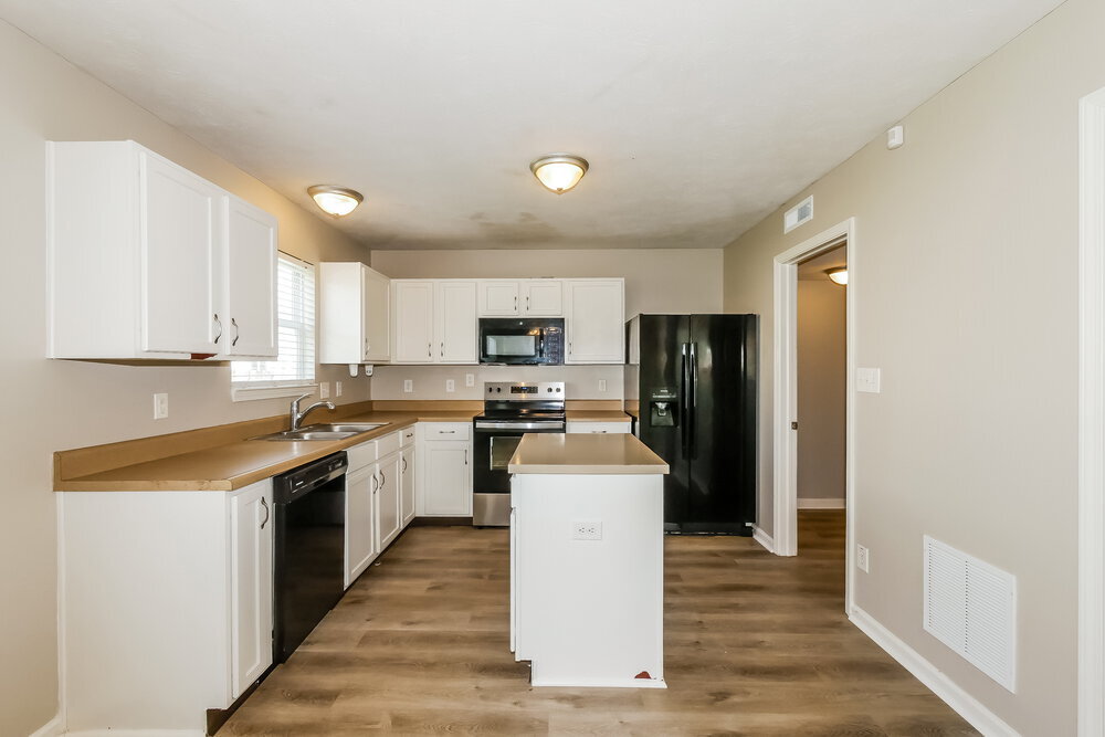 Building Photo - 1361 Blue Ridge Ln