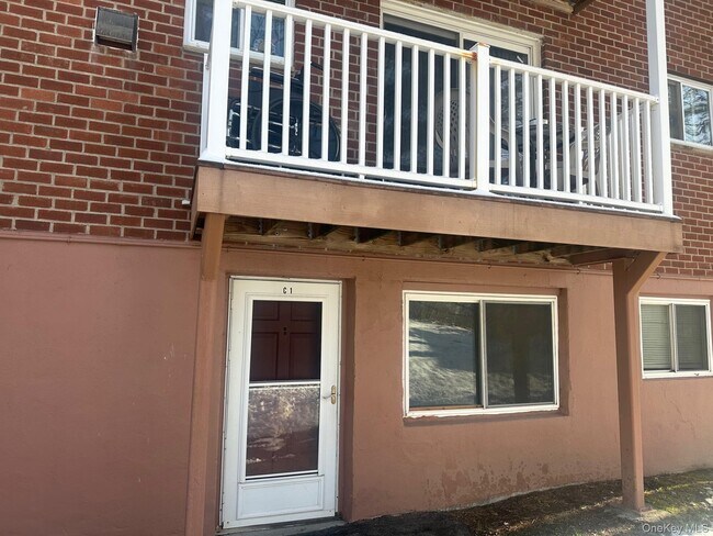 Building Photo - 300 Ketchamtown Rd