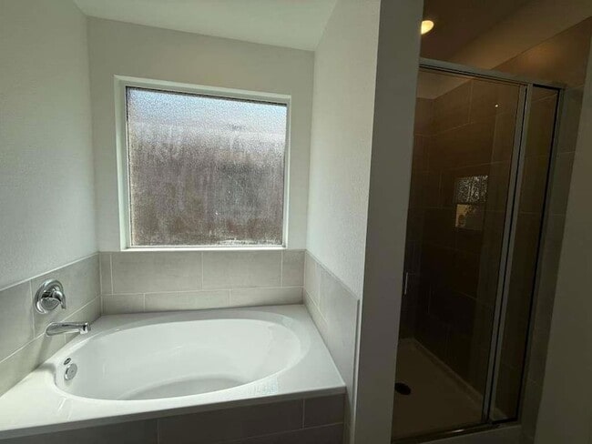 Building Photo - 623 Sormonne Lp