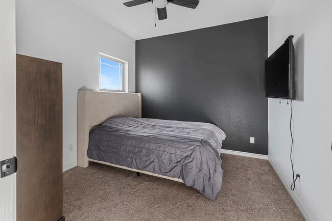 Building Photo - 201 Old Course Rd