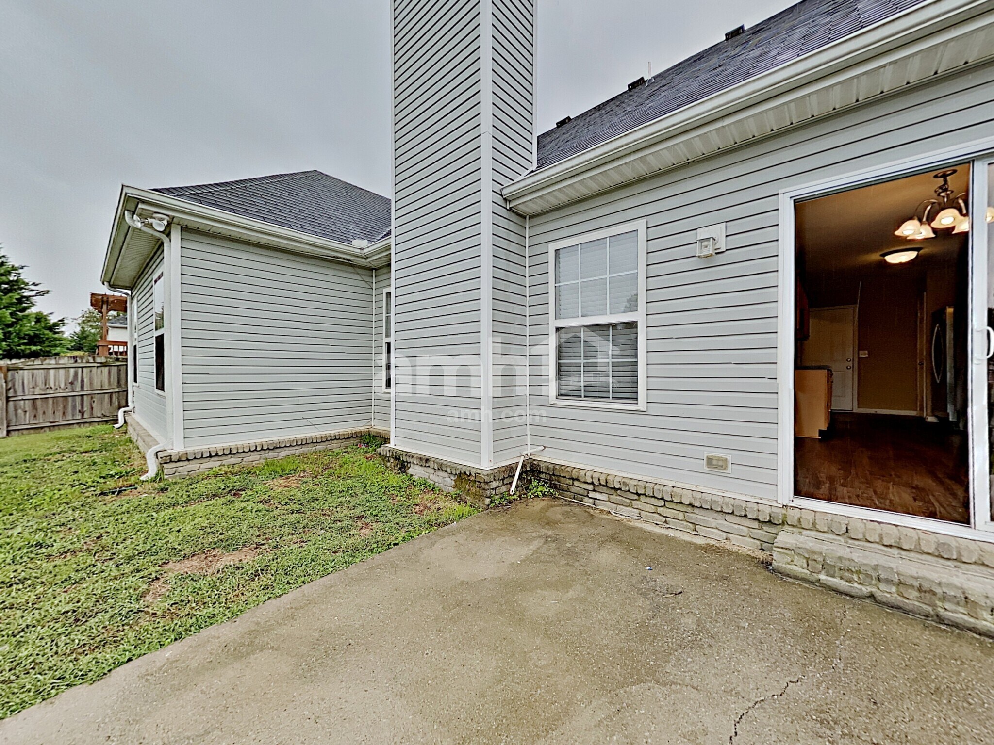 Building Photo - 1262 Lasalle Dr