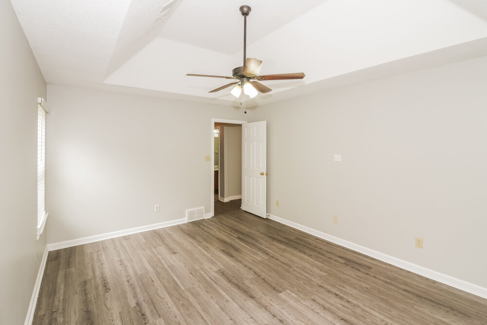 Building Photo - 1401 Carlton Ridge Dr