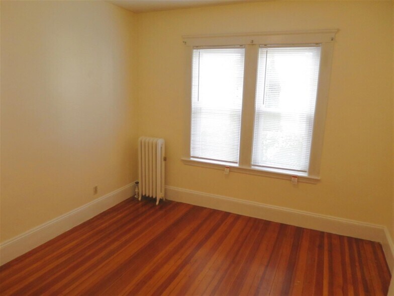 Building Photo - 5 Freeman St