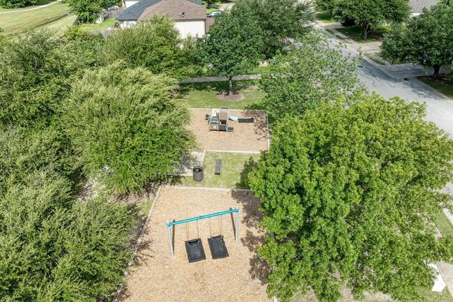 Building Photo - 1201 Sheltie Ln