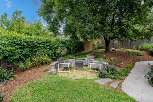 Building Photo - One-of-a-Kind 4 Bedroom, 3 Bathroom Home i...