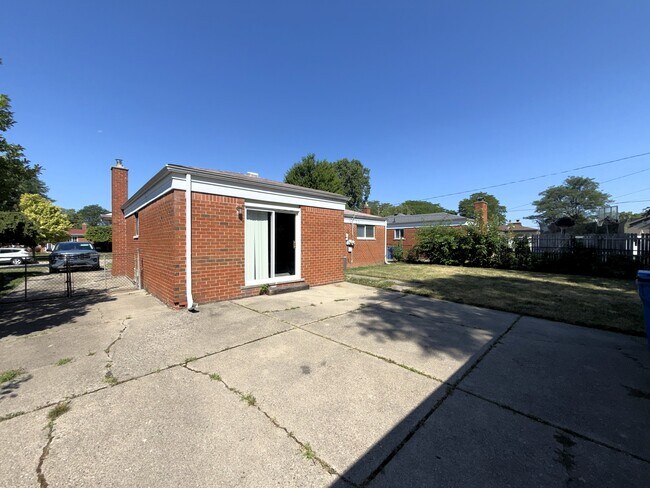 Building Photo - 31846 Regal Dr