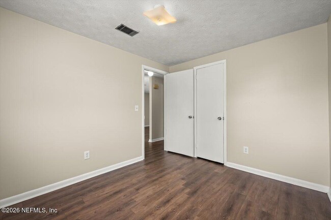 Building Photo - 10814 Indies Dr S