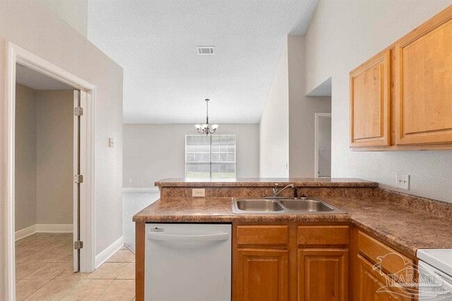 Building Photo - 6184 Green Acres Dr