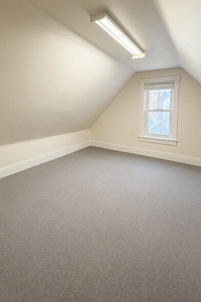 Building Photo - 370 Falling Run Rd