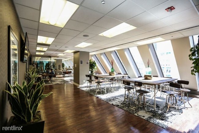 Building Photo - 441 E Erie St