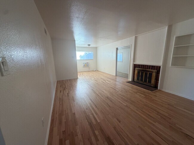 Building Photo - 1365 Jenner St