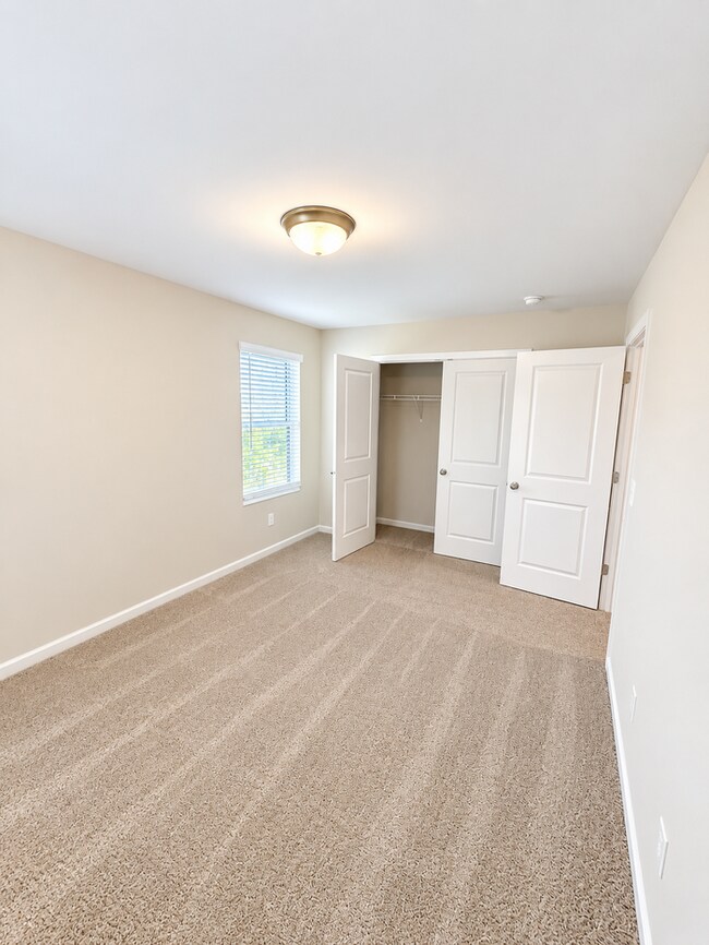 Building Photo - Now Leasing! 1 Month Free | Brand-New 3BR Home with 2-Car Garage Near Downtown Mooresville