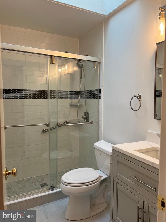 Building Photo - 9502 Tregaron Pl