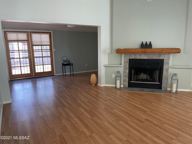 Building Photo - 3911 N Vine Tree Pl