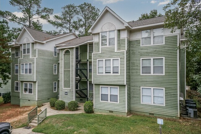 Building Photo - 6809 Willowbrook Dr