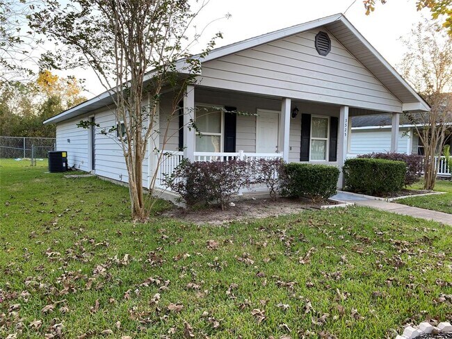Building Photo - 3323 Angel Ln