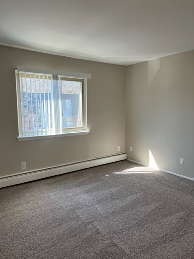 Building Photo - Charming 1 Bedroom/1 Bath near Downtown Rochester!