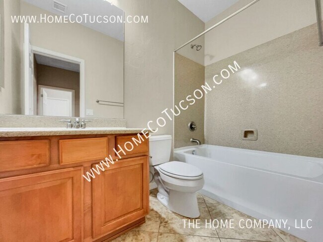 Building Photo - 1096 W Versilia Dr