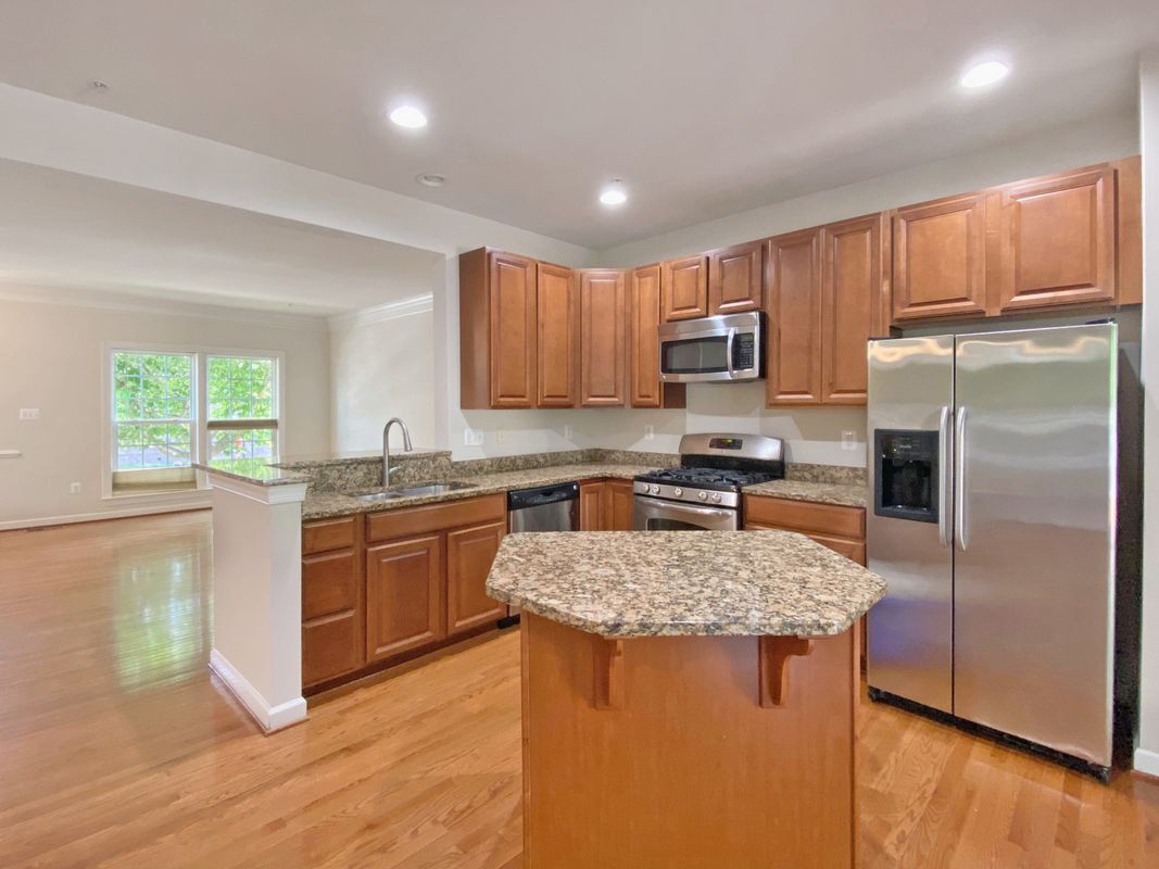 Building Photo - 9706 Braidwood Ter