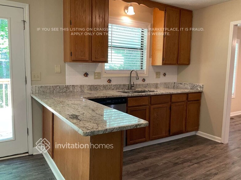 Building Photo - 1468 Barnacle St