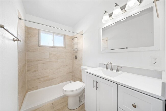 Building Photo - 4617 Palm Ave