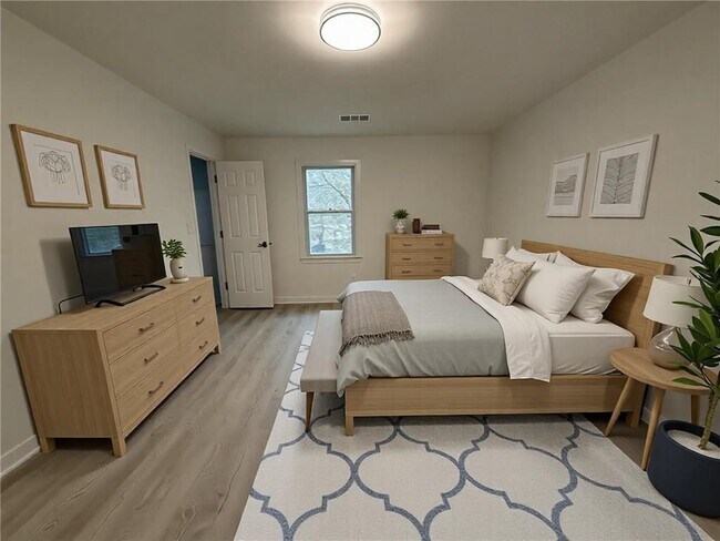 Building Photo - 3663 Heatherwood Dr NE