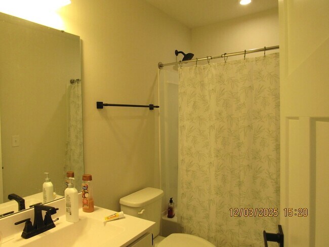 Building Photo - 155 Canterbury Way