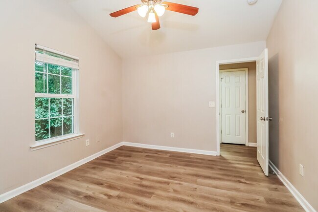 Building Photo - 1024 Valley Ridge Rd