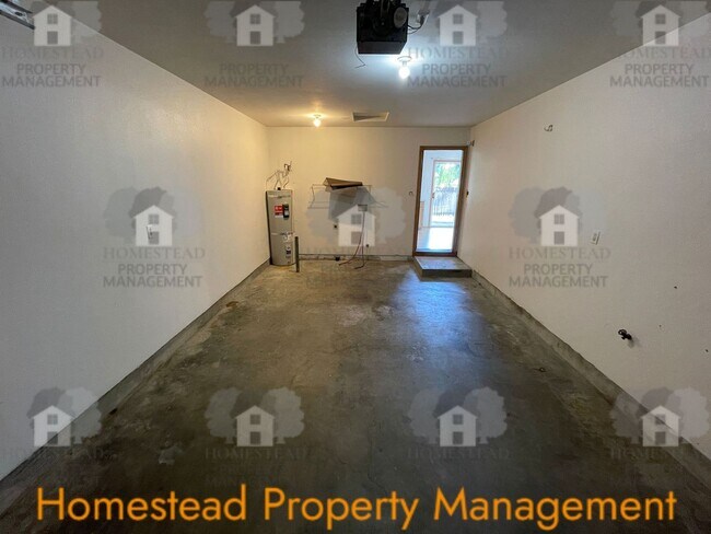 Building Photo - 545