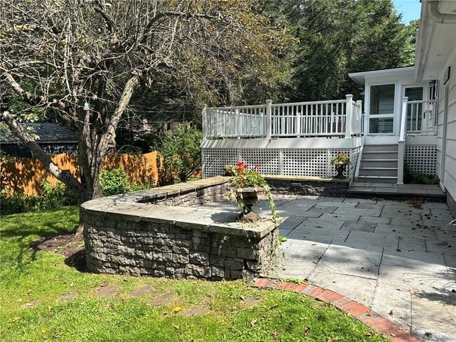 Building Photo - 20 Briar Patch Rd