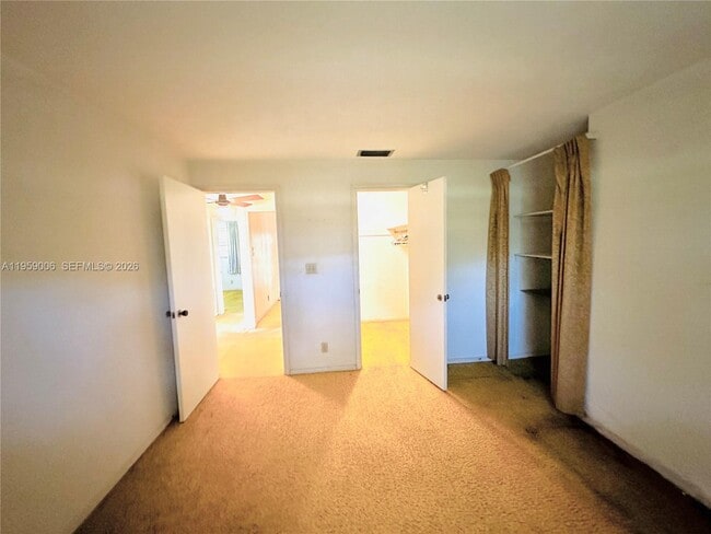 Building Photo - 2601 NE 32nd St