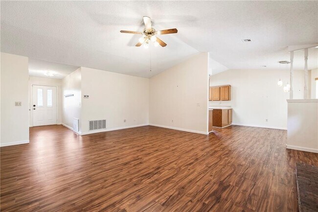 Building Photo - 207 Pleasant View Ln