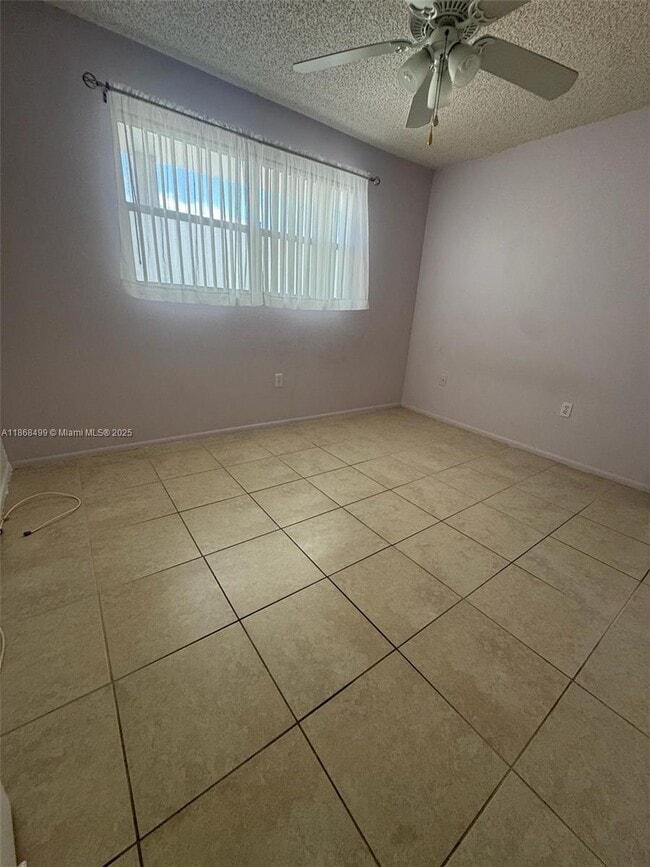 Building Photo - 8450 Sunrise Lakes Blvd