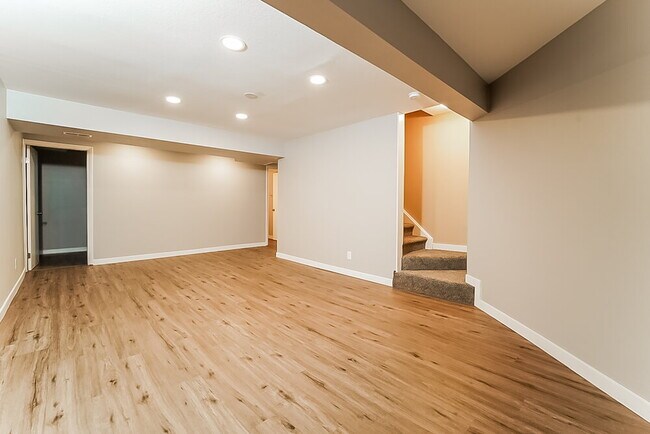 Building Photo - 4494 Genoa St