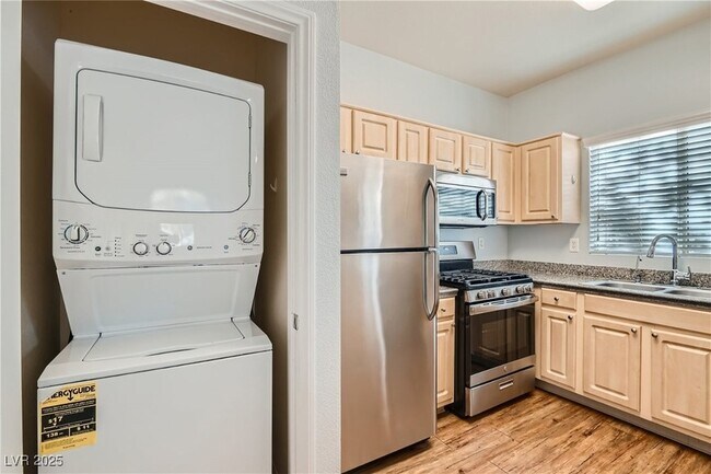 Building Photo - 5250 S Rainbow Blvd