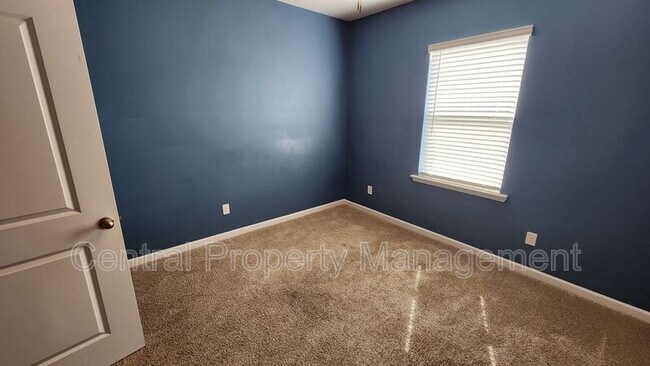 Building Photo - 731 Liberty Walk Ln