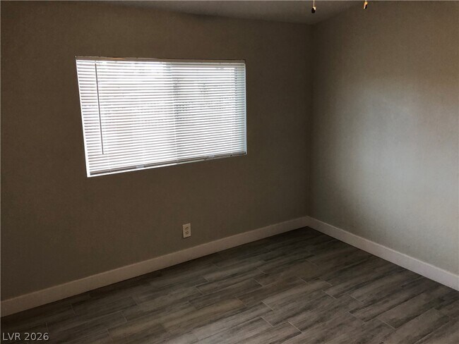 Building Photo - 5813 Evergreen Ave