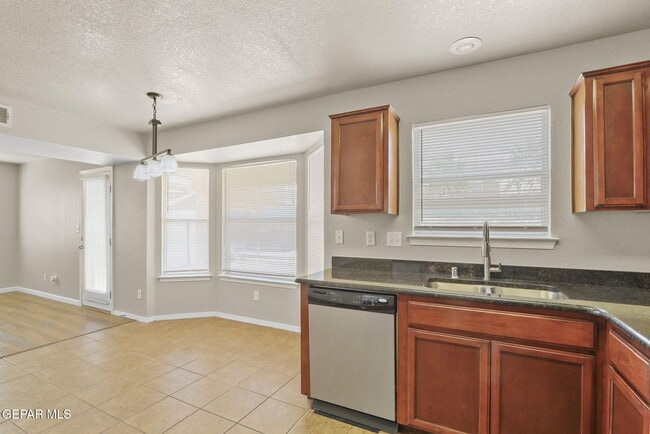 Building Photo - 2933 Pebble Rock Pl