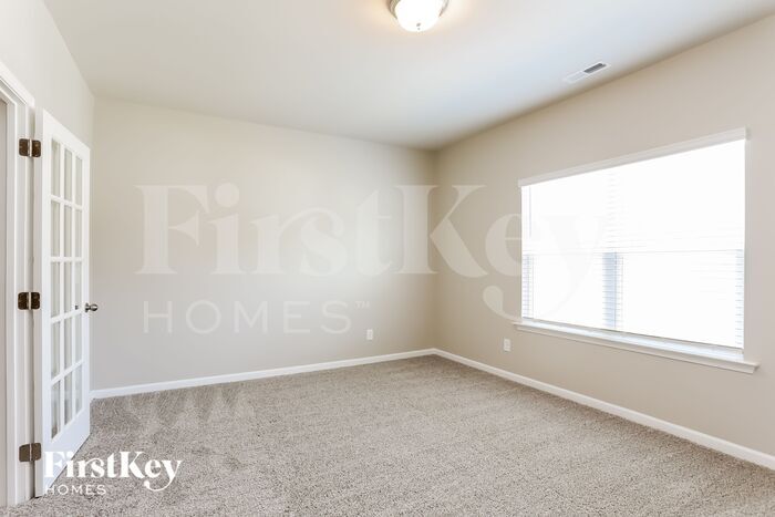 Building Photo - 6825 Shane Dr