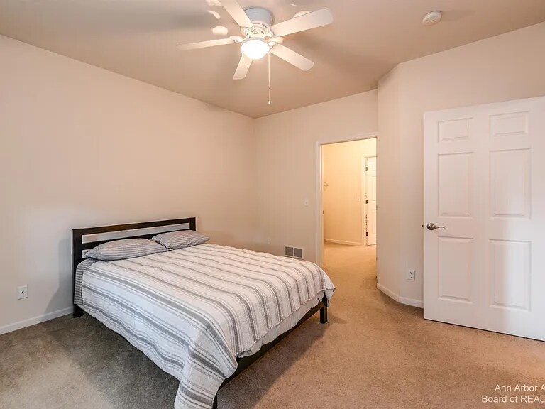 Building Photo - 229 Scio Village Ct