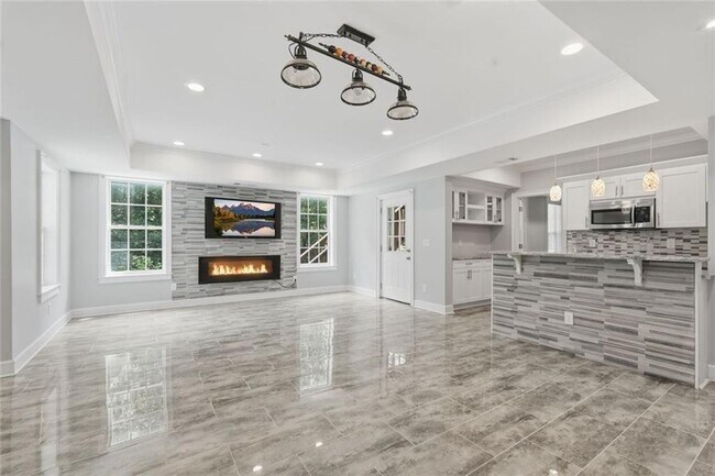 Building Photo - 770 Glastonbury Ct