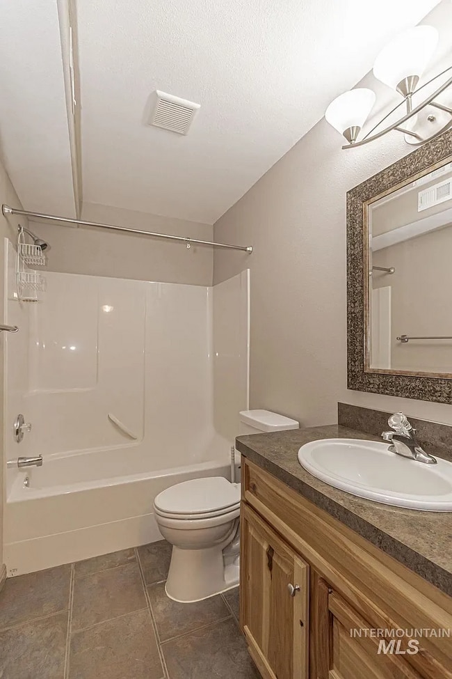 Building Photo - 2221 Frontier Dr