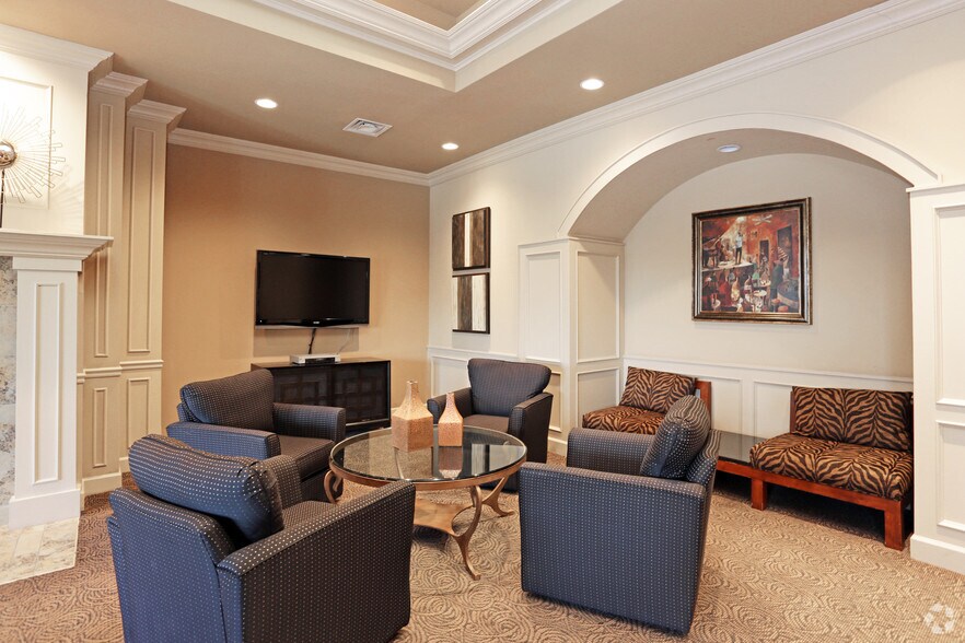 Tradition By Broadmoor Omaha Ne Apartment Finder