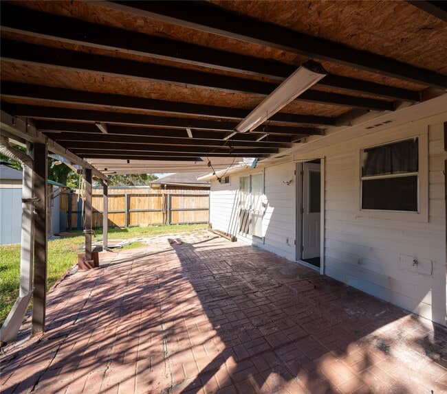 Building Photo - 3343 Bandell Dr