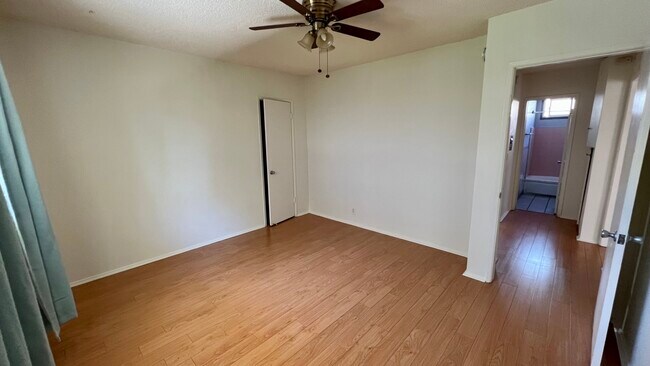 Building Photo - 4949 Coldwater Canyon Ave