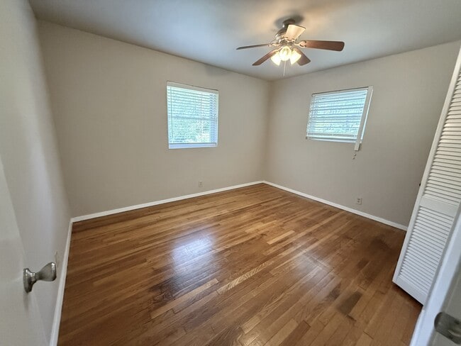 Building Photo - 207 Casalinda Cir