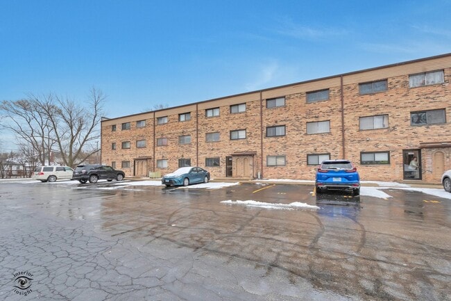 Building Photo - 7302 Blackstone Ave