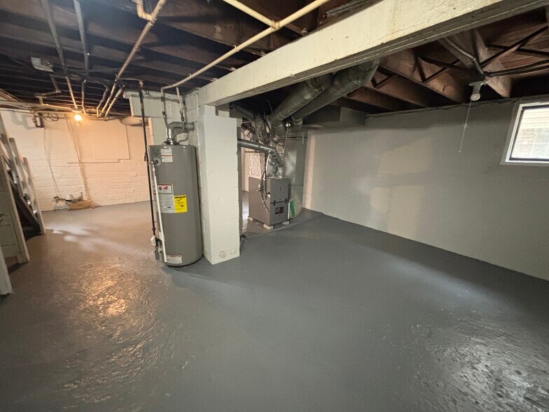 Building Photo - 3524 Leybourn Ave