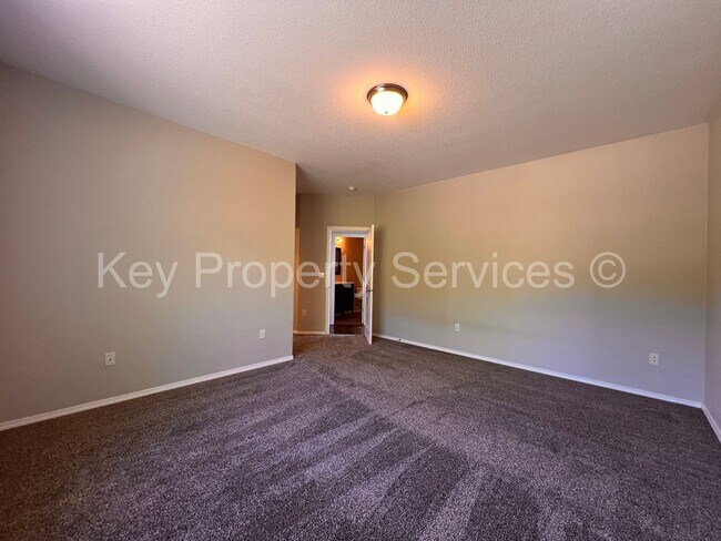 Building Photo - Large Updated 3 bed 3 bath in Camas!